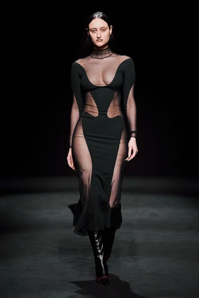 Look 26